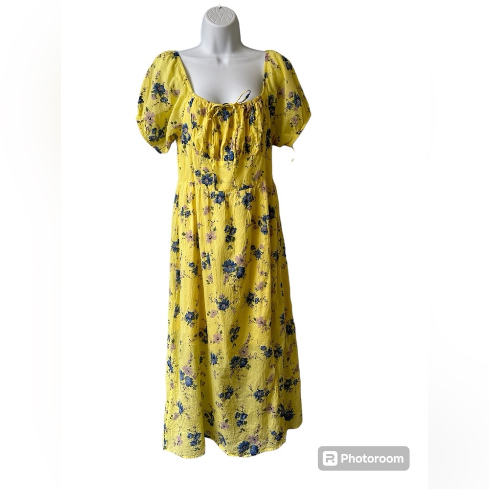 Charlie Paige Floral Midi  Dress M
